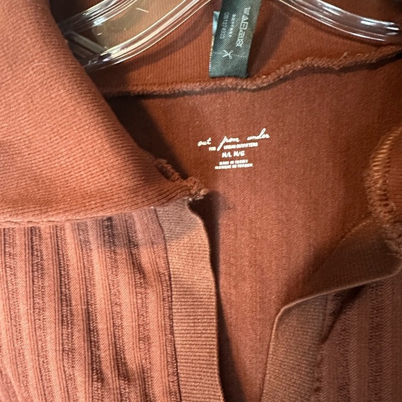 Urban Outfitters Out From Under Red Collared Ribbed Knit Crop Top M/L - Picture 2 of 7